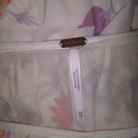 Free People Wild Flower Honey Blouson Floral Top - Picture 6 of 7